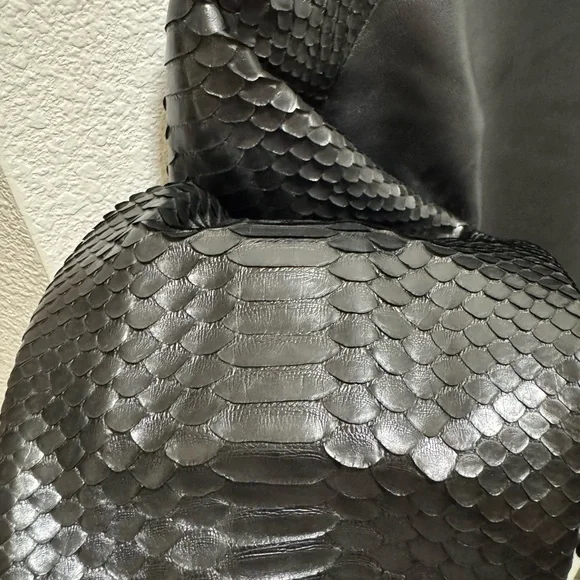 Custom Python bomber jacket - Picture 3 of 3